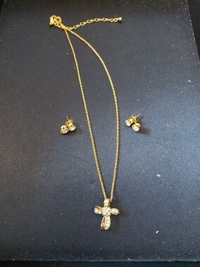 Source Unknown Gold Cross Necklace with Crystal Accents and Matching Studs